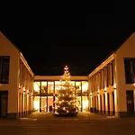 Kh Mit Restaurant 4*