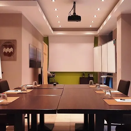 Hotel Kh Mit Restaurant 4*